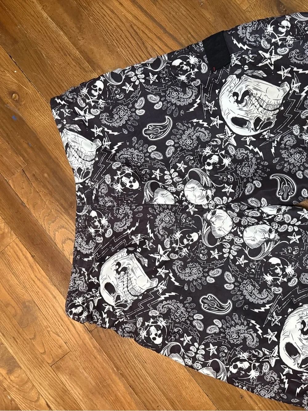 Joe Boxer Skull Board Shorts Men’s Size 36 Black White Paisley Swim Trunks Gothi